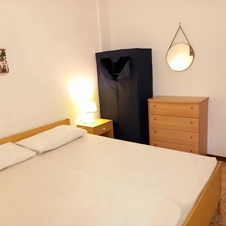Attractive With Private Garden * رافيننا