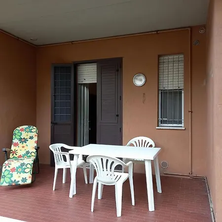 Attractive With Private Garden شقة *