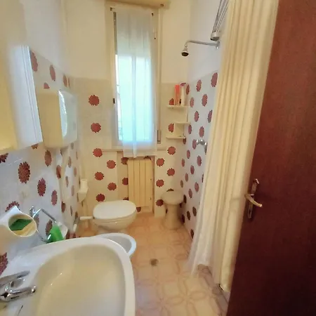 شقة Attractive With Private Garden